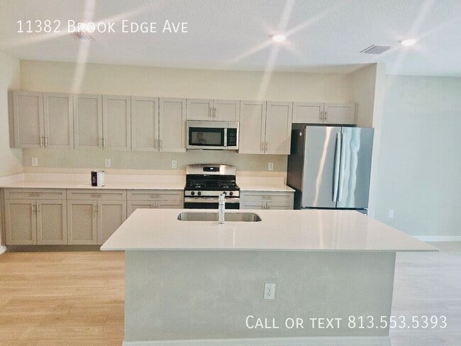 Building Photo - 11382 Brook Edge Ave