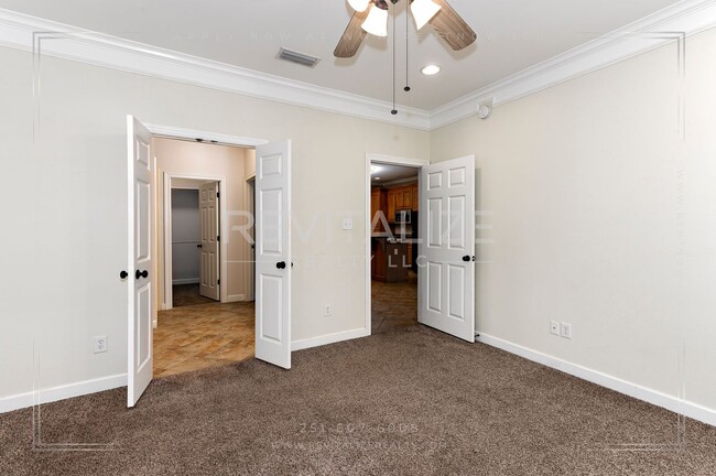 Building Photo - 3 Bed 2.5 Bath Townhome in West Mobile