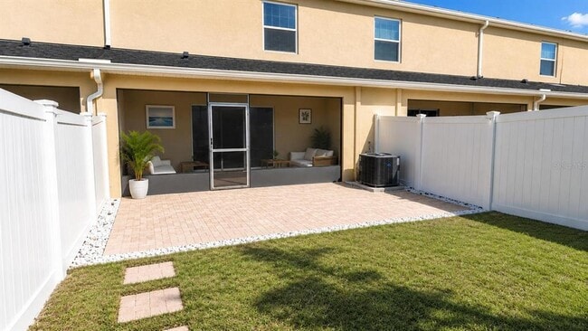Building Photo - 9040 Pinales Wy