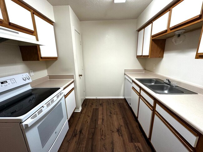 Building Photo - 1 Bed, 1 Bath, Upstairs Apartment at The Haven