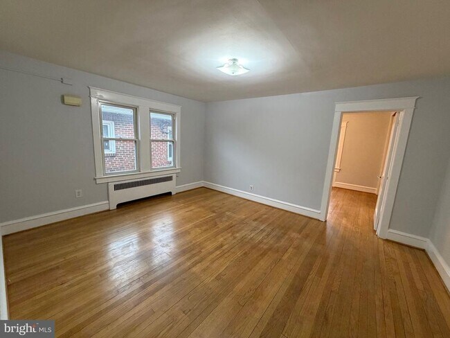 Building Photo - 130 N Broadway