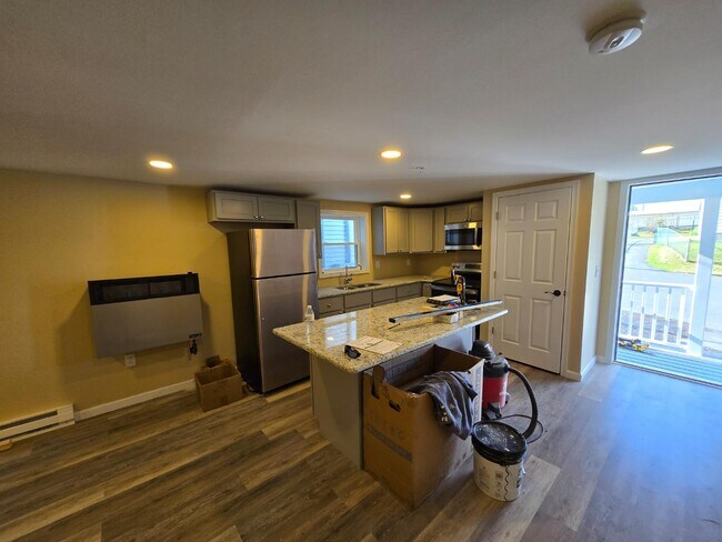 Building Photo - 109 2nd St