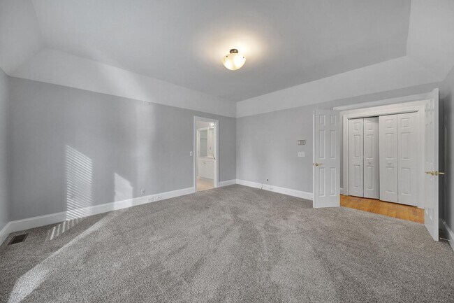 Building Photo - Spacious Four Bedroom Home!