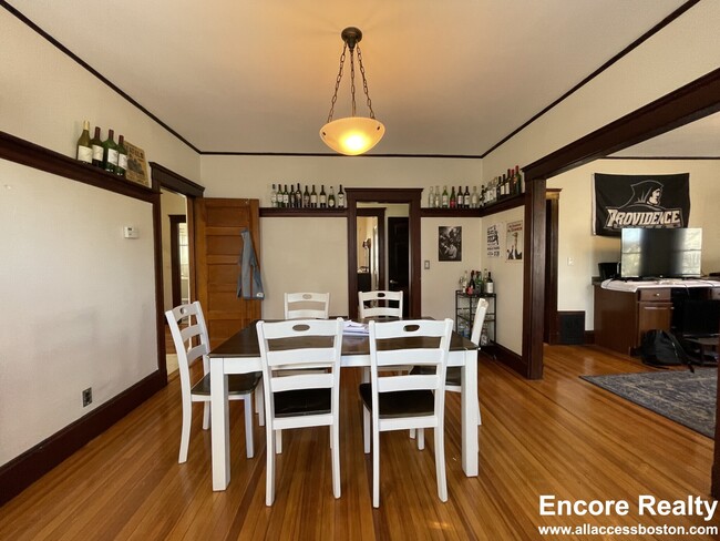 Building Photo - 56 Hobson St