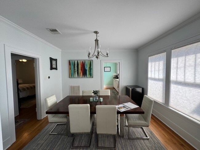 Building Photo - Very Nice 3 bedroom 2 bath home in The Hei...