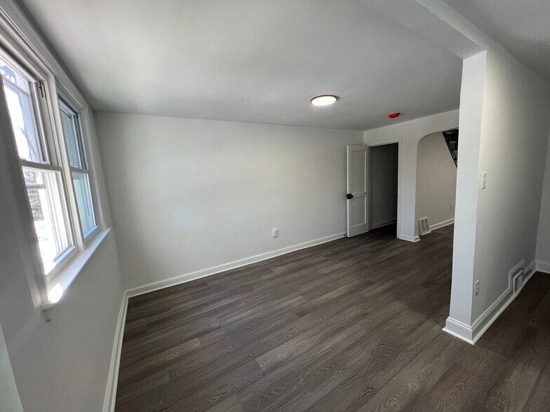 Building Photo - 363 W 22nd St