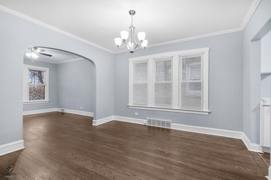 Building Photo - 5620 N Marmora Ave