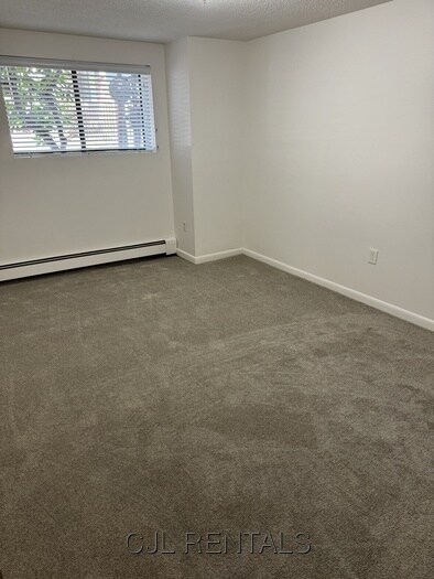 Building Photo - 71 Montvale Ave