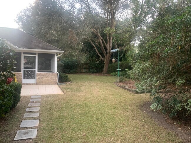 Building Photo - 343 Ruckel Dr