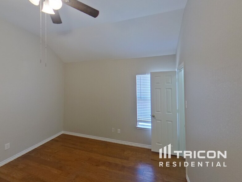 Building Photo - 1512 Autumnmist Dr