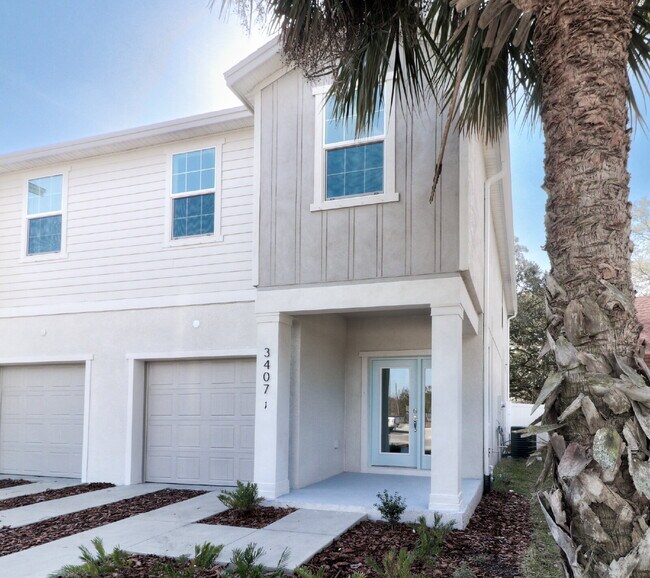 Building Photo - Spacious Two-Story East Tampa Rental Near Parks, Downtown and Major Highways