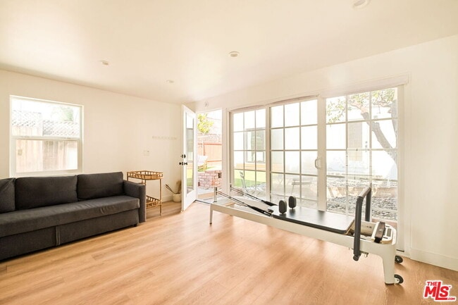 Building Photo - 1615 S Crescent Heights Blvd