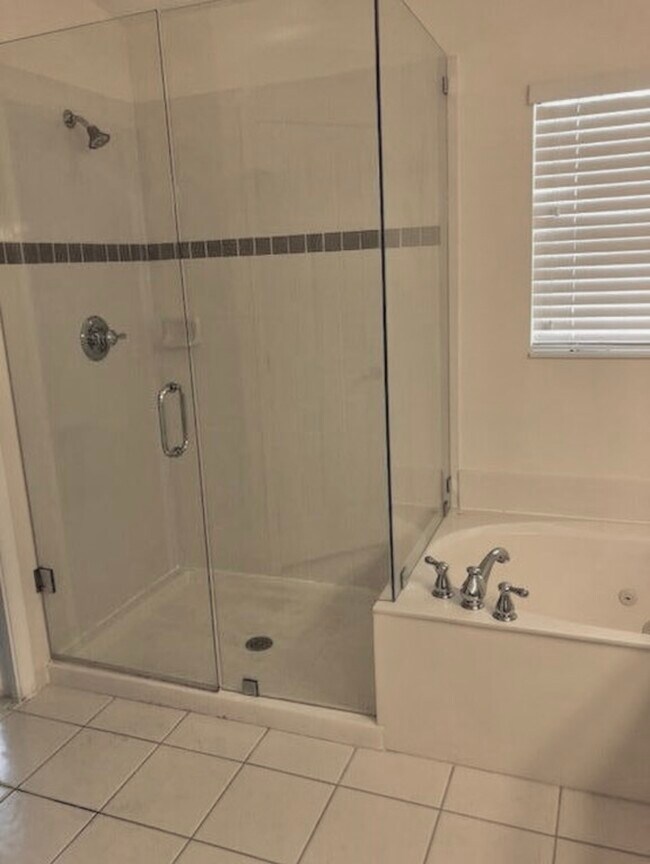 Building Photo - 9715 Darlington Pl