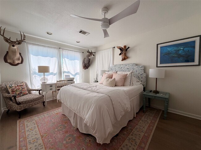 Building Photo - 5522 Avenue O 1/2