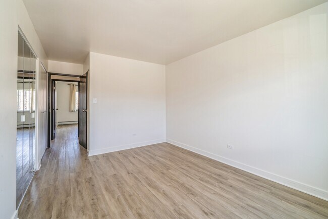 Building Photo - 404 Inland Dr