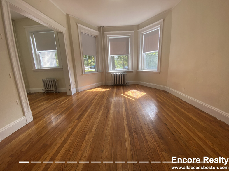 Primary Photo - 1161 Boylston St