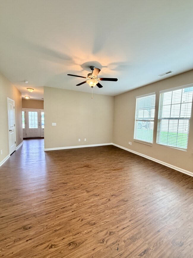 Building Photo - 3719 Landshire View Lane