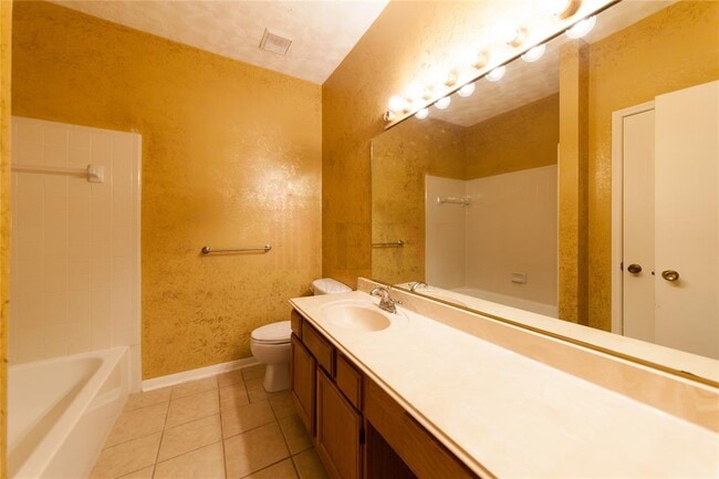 Building Photo - 3780 Tanglewilde St