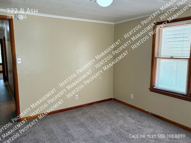 Building Photo - 322 N Ash-