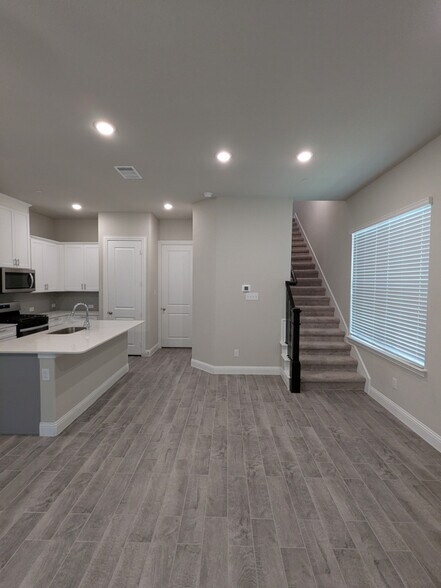 Building Photo - 4237 Shavano Dr