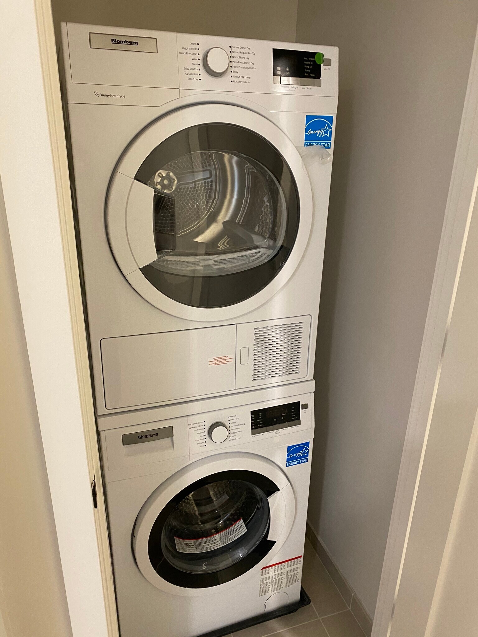 Building Photo - 1211 Van St SE