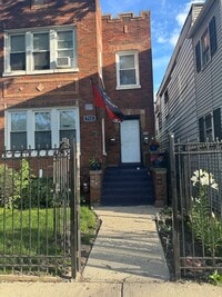 Building Photo - 711 E 92nd Pl