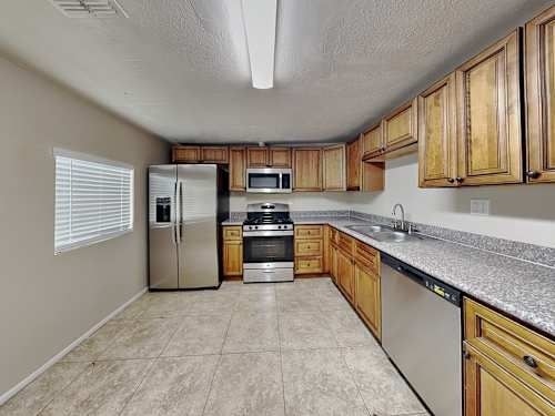 Building Photo - 2039 E Osborn Rd