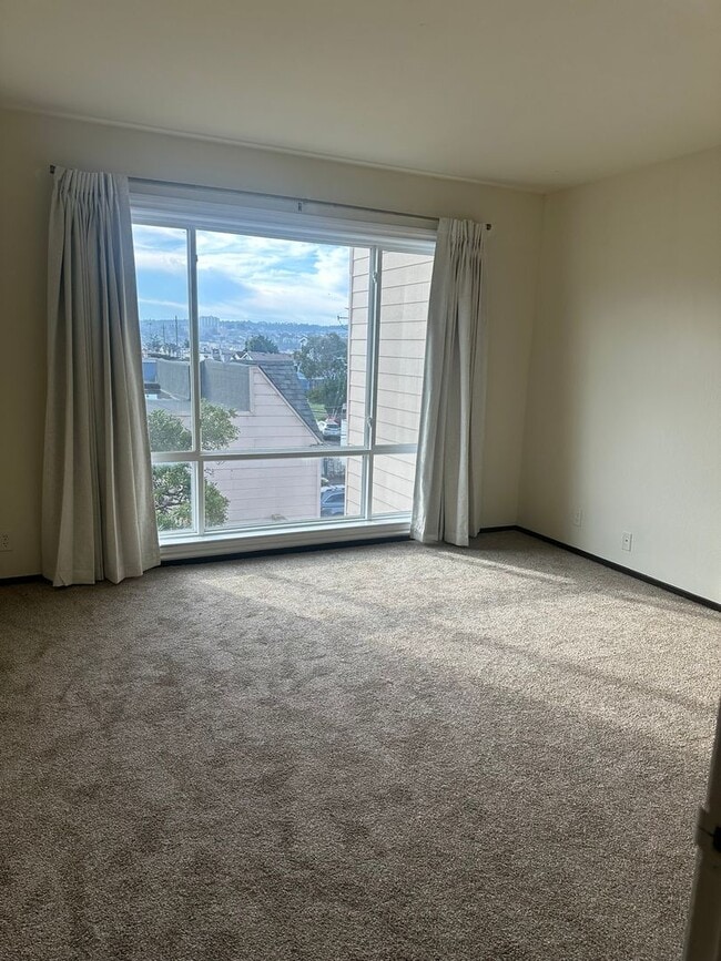 Building Photo - 273 S Parkview Ave