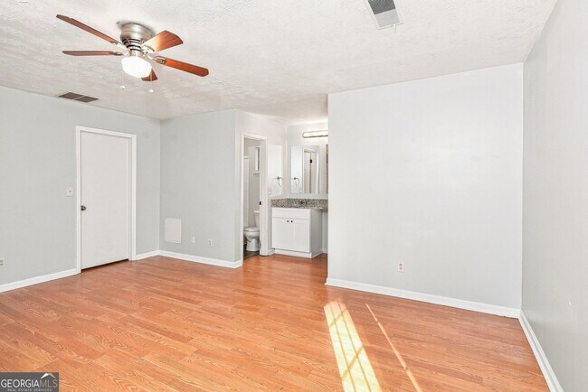 Building Photo - 1515 Captain Thomas Ct