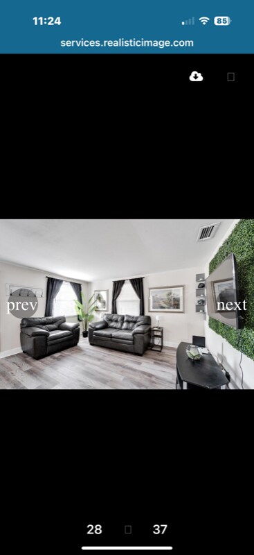 Building Photo - 3611 E Shadowlawn Ave