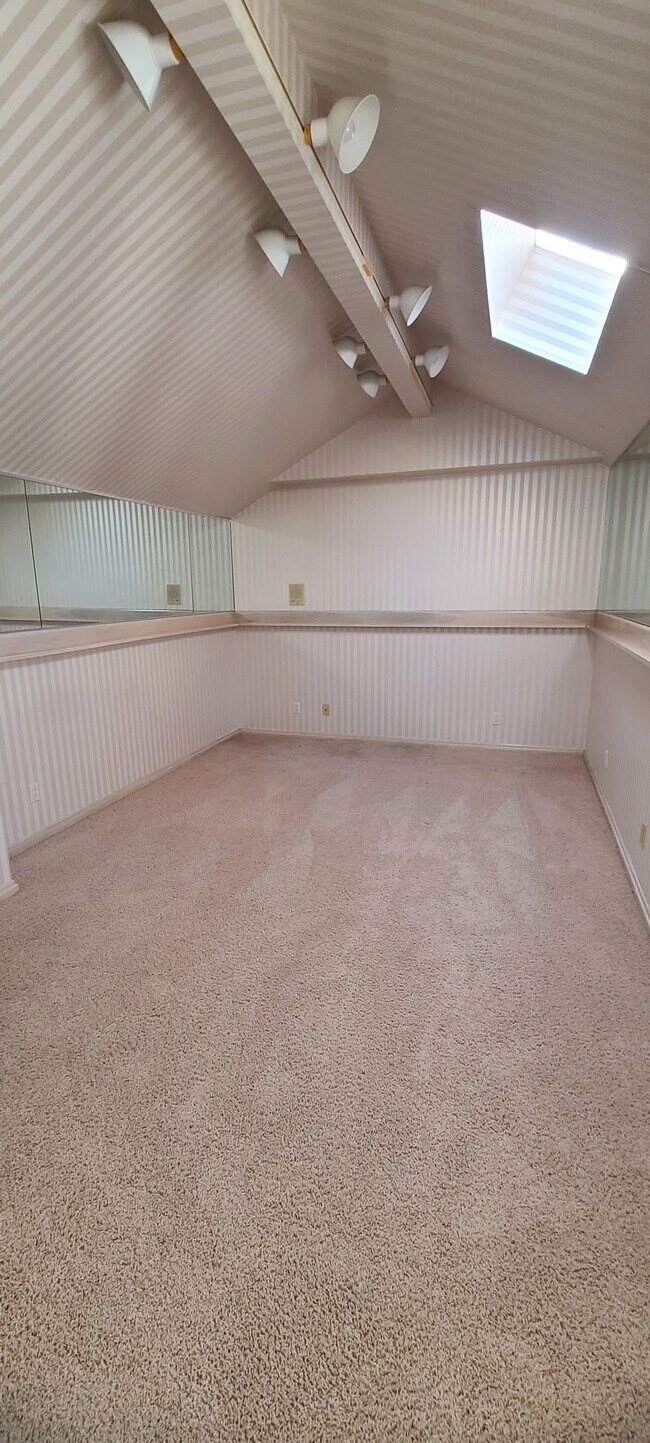 Building Photo - 1460 West Alex Bell Road