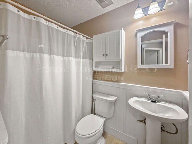 Building Photo - 8108 Halifax Way