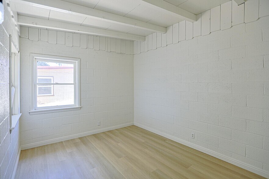 Building Photo - 11391 Lee Ave