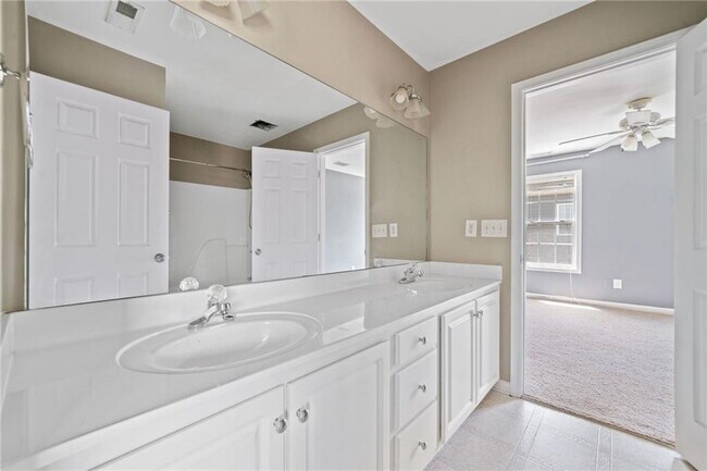 Building Photo - 3338 Hackmatack Dr NW