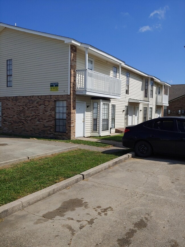 Building Photo - 115 Oak Ridge Ave