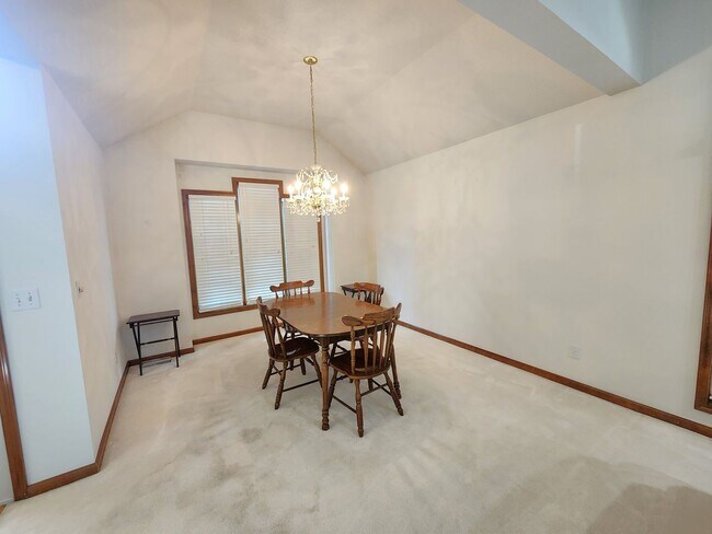Building Photo - Executive 3+BR, 3BTH Rancher, 2car gar (with ALL utilities only $450/mo) and lawncare and snow re...