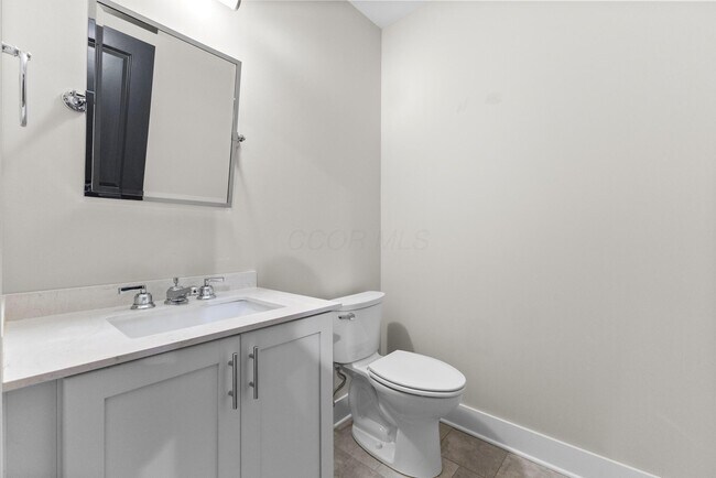 Building Photo - 293 Auden Ave