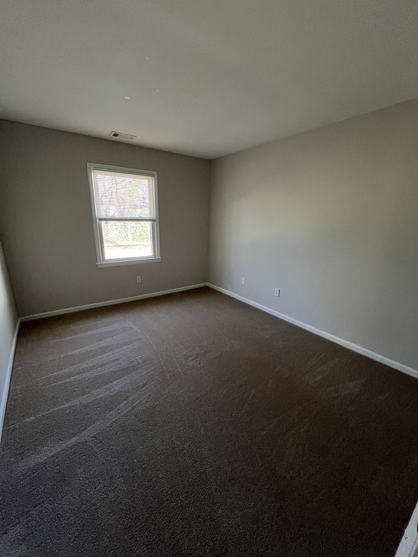 Building Photo - 526 Huntsmoor Dr