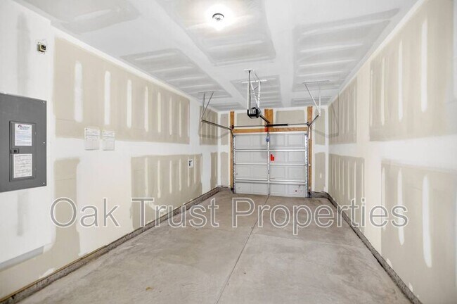 Building Photo - 753 Ridgley Dr