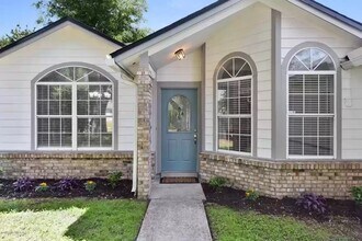 Building Photo - 8563 Wyndhurst Dr
