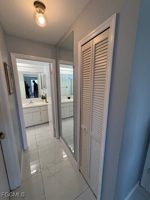 Building Photo - 1939 Santa Barbara Blvd