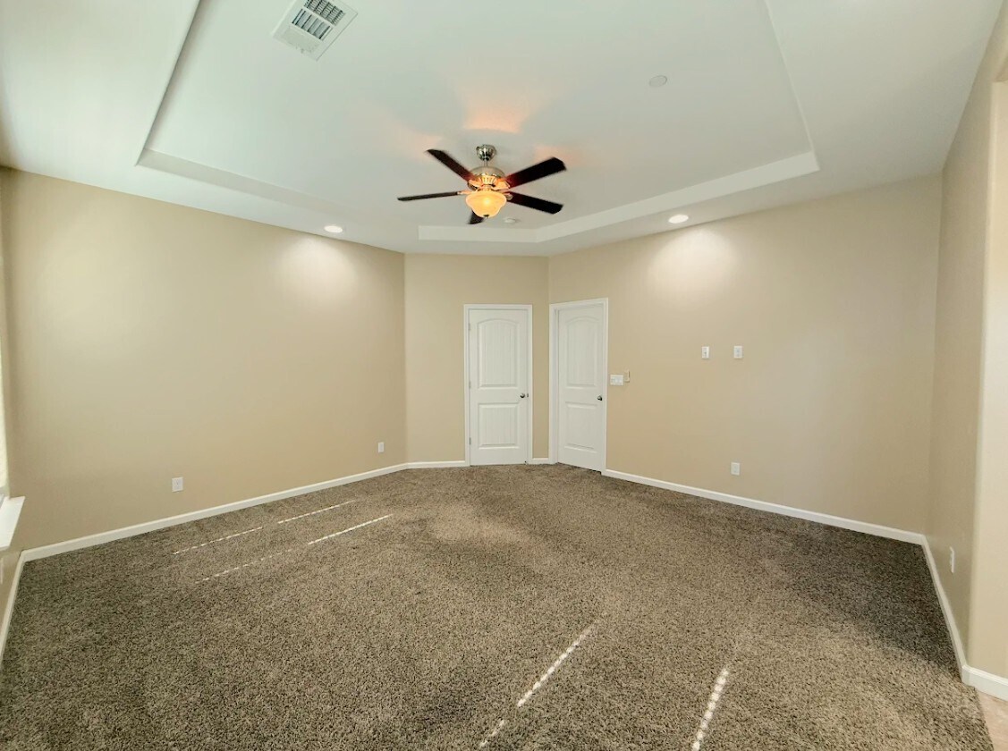 Building Photo - 4014 Cinnabar Ave
