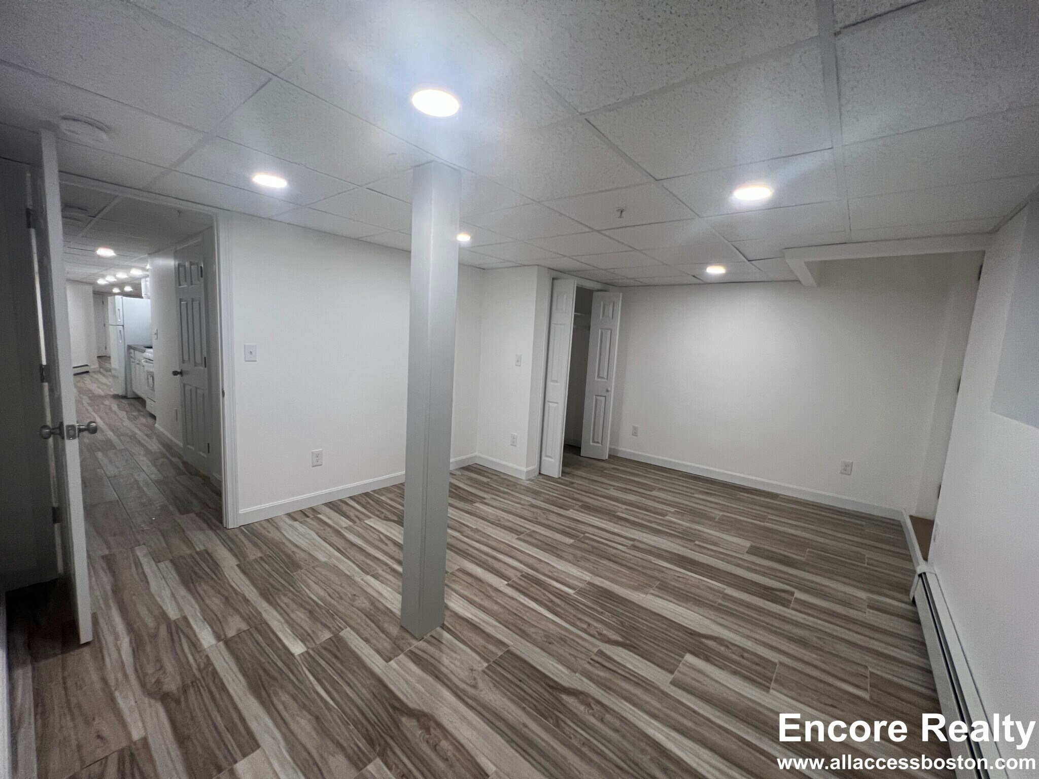 Building Photo - 376 Riverway