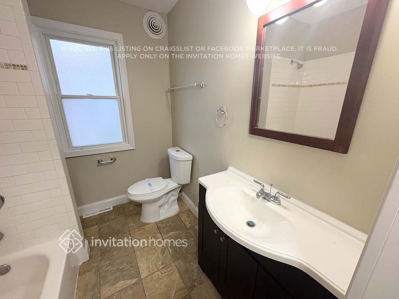 Building Photo - 1024 25th Ave SE