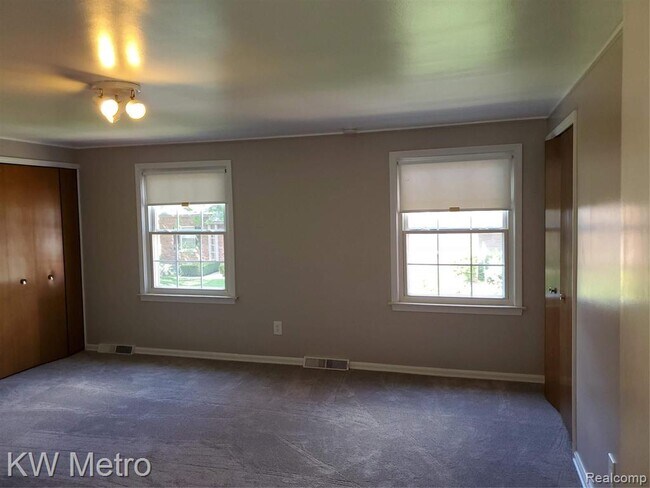 Building Photo - 553 N Old Woodward Ave