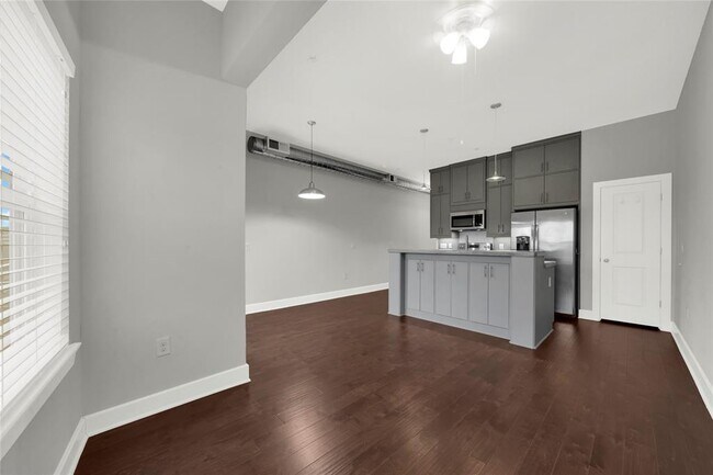 Building Photo - 1011 Studemont St
