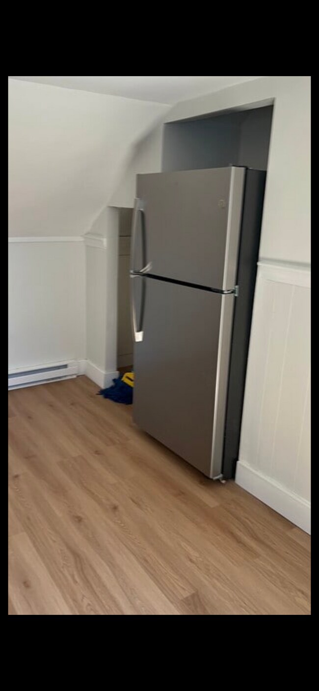 Building Photo - 79 School St