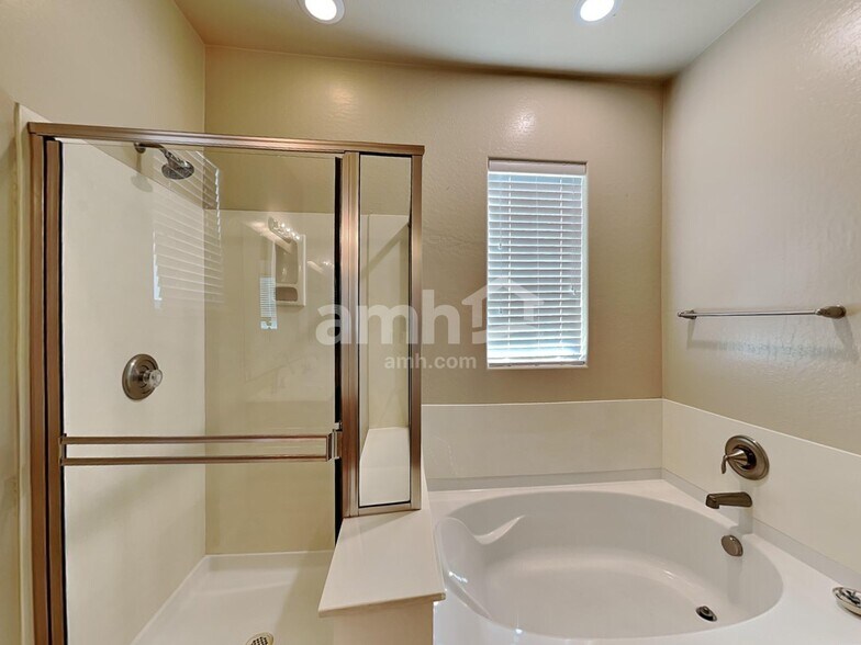 Building Photo - 5339 W Chisum Trl