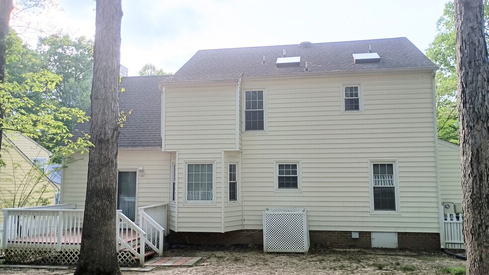 Back of the house - 5505 Standing Oak Pl