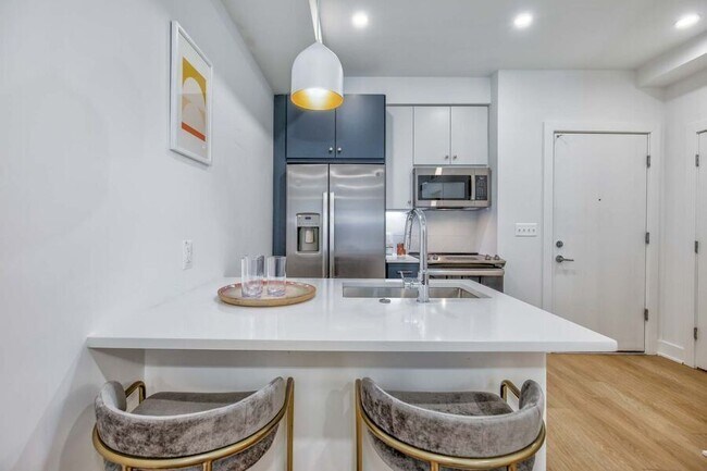 Building Photo - 2310 4th St NE